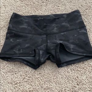 Lululemon short
